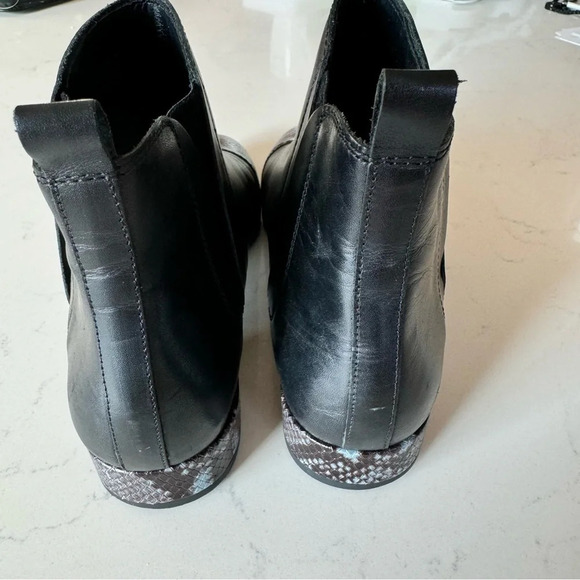 Massimo Dutti animal print black booties size: 10US/40 EU - Picture 5 of 8